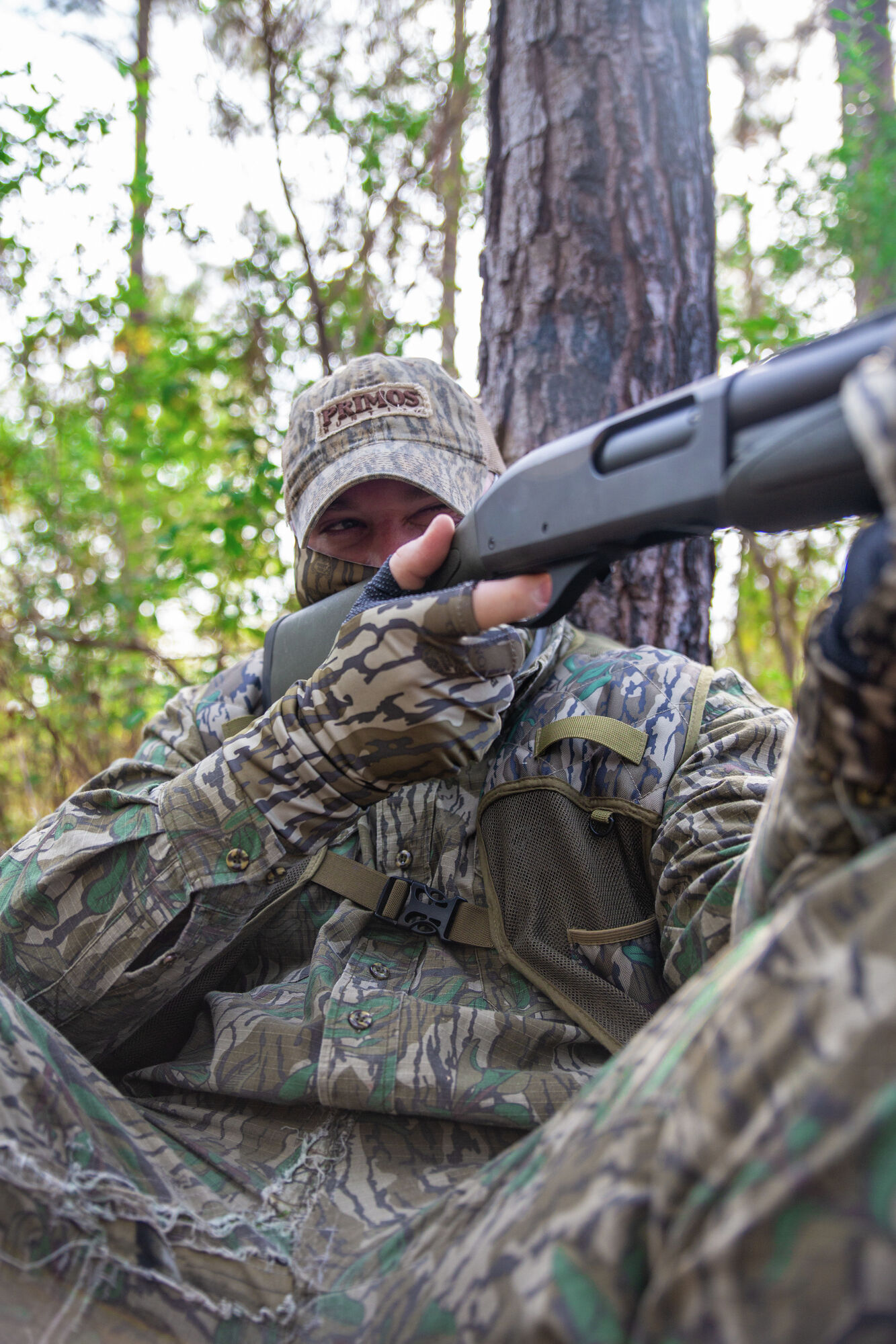 bottomland camo gloves